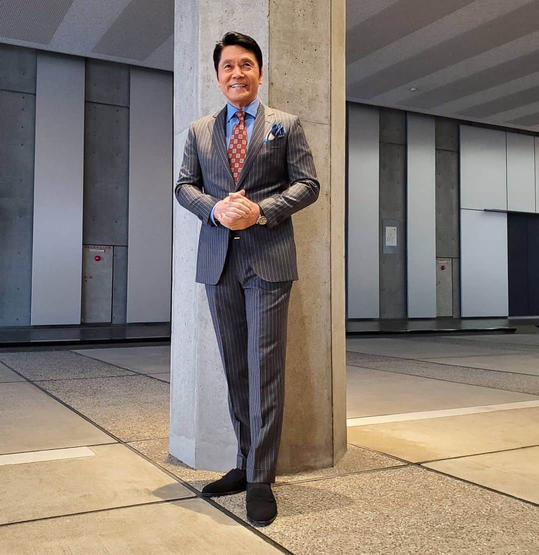 峰竜太のインスタグラム：「#アド街ック天国 #suit#estnation#shirt#doone#tie#stefanocan#shoes#enzobonafe」