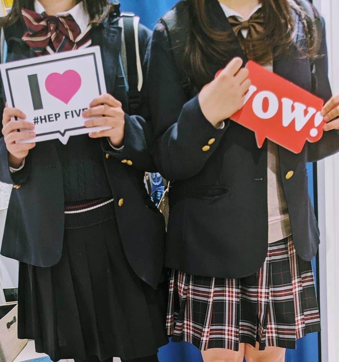のインスタグラム：「お客様snap📷  おしゃれな着こなしをされてる お客様を発見🔎♡  スカートはarcs-1040を 着用頂いています🎀  #このみ #conomi #制服 #JK #JC #高校生 #中学生 #snap #school #hepfive #大阪 #原宿 #osaka #tokyo #code #disney #usj #photo #instagram #insta  #instagood #instalike #follow 　#followｍe #winter #えもい #fashion #おしゃれ #学校 #冬」