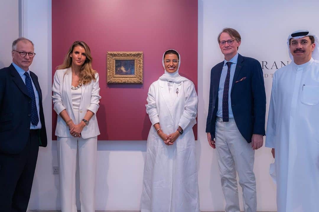 サザビーズさんのインスタグラム写真 - (サザビーズInstagram)「Yesterday evening in Dubai we were delighted to host H.E. Noura Al Kaabi, the UAE’s Minister of Culture and Youth, and H.E. Essa Kazim, Governor of the DIFC as our Guests of Honour for a private view of masterpieces by Botticelli and Rembrandt. The two works are on view to the public today until 6pm (UAE time) in our gallery in the heart of the DIFC – stop by to see the highest value paintings ever to be brought to the Middle East by an auction house, before they return to New York to appear at auction in January.  #SothebysDubai #SothebysMiddleEast #SothebysMasters #DIFC #MyDubai #Botticelli #Rembrandt #botticellixsothebys」12月16日 15時38分 - sothebys