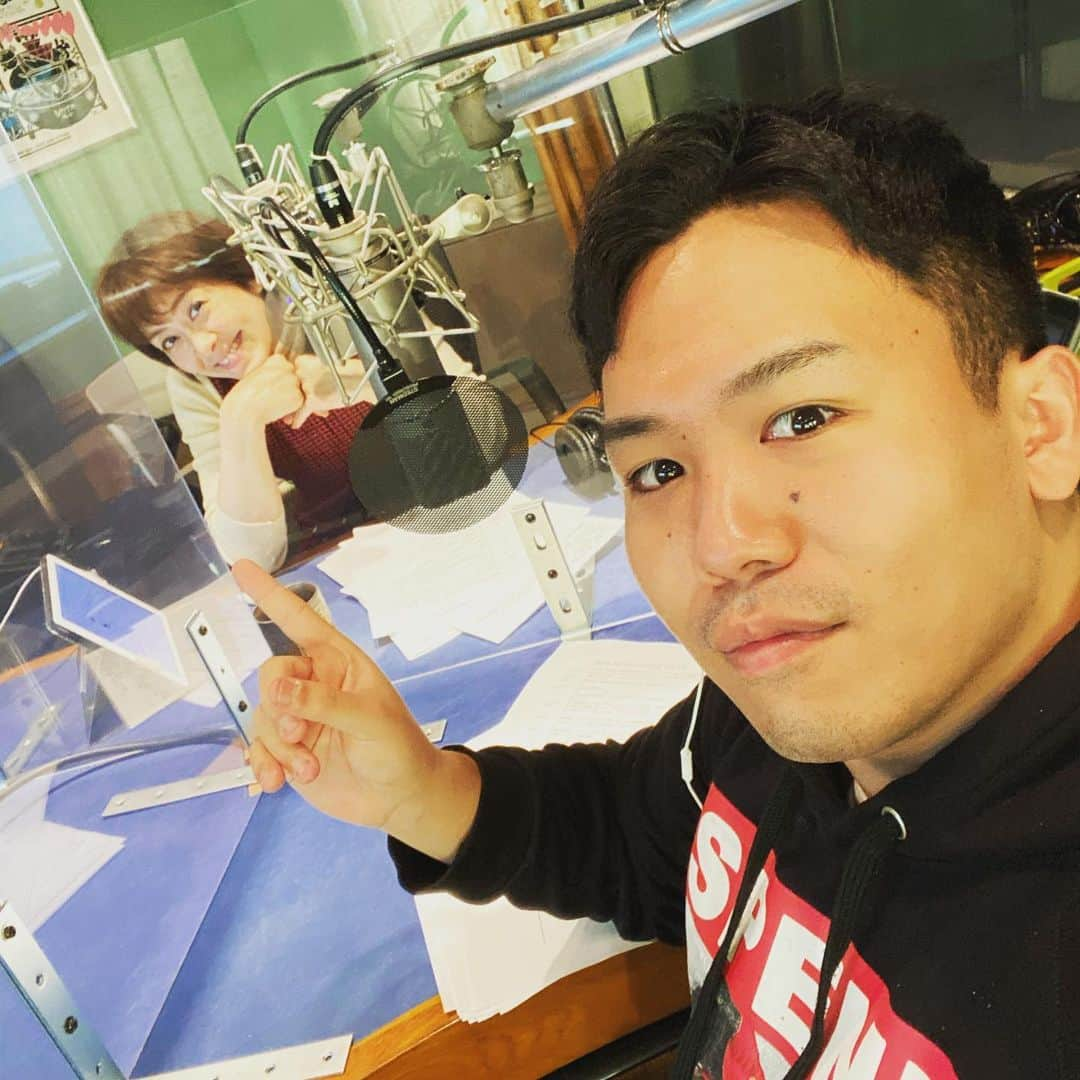 林家たま平のインスタグラム：「bayline始まるよん！！ #bayline #bayfm」