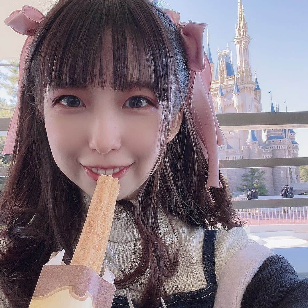 國井紫苑さんのインスタグラム写真 - (國井紫苑Instagram)「ディズニーランド行ってきた👼❤️ 新しいアトラクション制覇したけれど1番好きなスターツアーズに１回しか乗れなかったのが無念…！ 楽しかったなあ🥳🥳🥳」12月16日 16時16分 - ciopiiiii