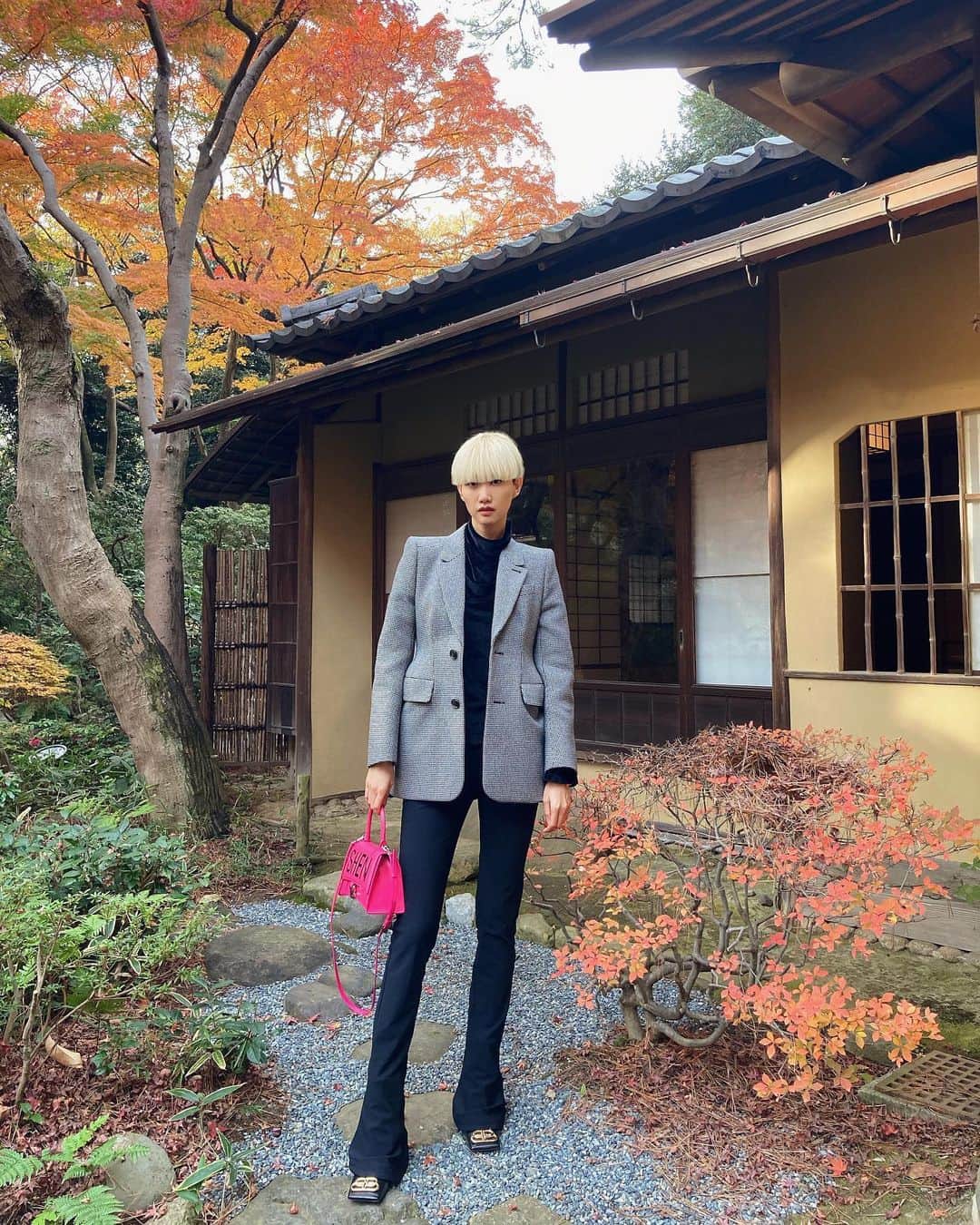 のインスタグラム：「📍東京庭園美術館 加藤泉さんの作品たくさん見れて大満足😌✨」