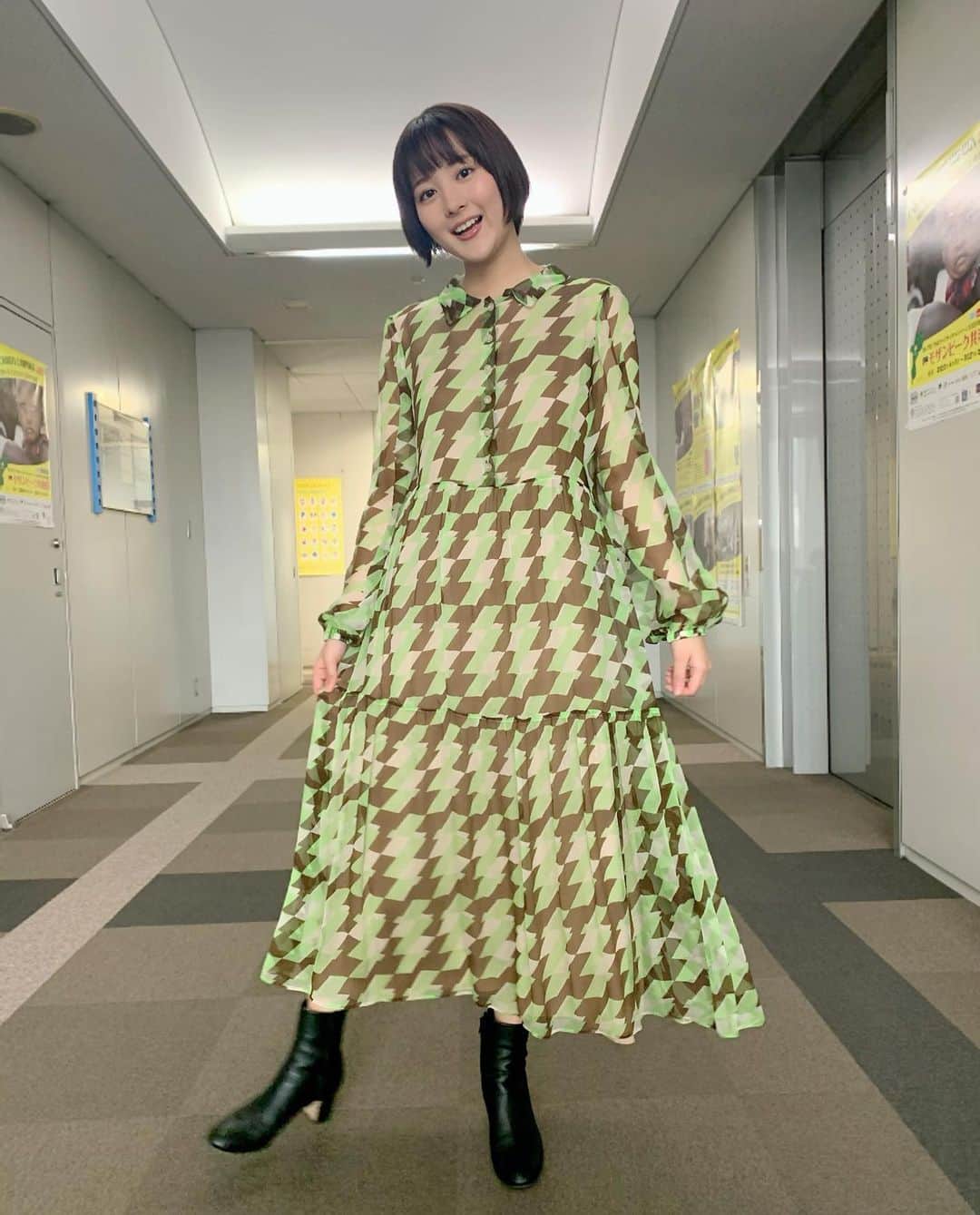 永尾亜子のインスタグラム：「. #バイキングMORE 見ていただきありがとうございました！ 今日の衣装です👗 幾何学模様がかわいいワンピースに私物のショートブーツを合わせました^_^」