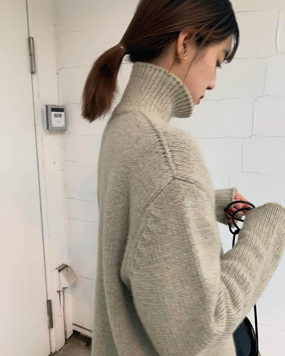 【ANN DE ARKさんのインスタグラム写真 - (【ANN DE ARKInstagram)「PICKUP ITEM﻿ ﻿ 《 AURALEE 》﻿ CAMEL WOOL MIX KNIT TURTLE NECK P/O﻿ ￥48,400（税込）﻿ ﻿ 《 Ron Herman 》﻿ コーデュロイスカート﻿ ￥31,900（税込）着用サイズS﻿ ﻿ 《 INSCRIRE 》﻿ cloak trench coat﻿ ￥141,900（税込）﻿ ﻿ ﻿ スタッフ身長158cm﻿ ﻿ ﻿ オフィシャルサイトの在庫と店頭在庫は共有しております。﻿ 商品に関しましては、お気軽にコメントや店舗までお問い合わせください。﻿ ⬇︎⬇︎⬇︎﻿ @ann_de_ark  @arknets_official﻿ #fashion #栃木 #宇都宮 #ショップ  #arknets #anndeark #annstyling #anncode #inscrire #ronherman #buildingblock #auralee」12月16日 16時42分 - ann_de_ark