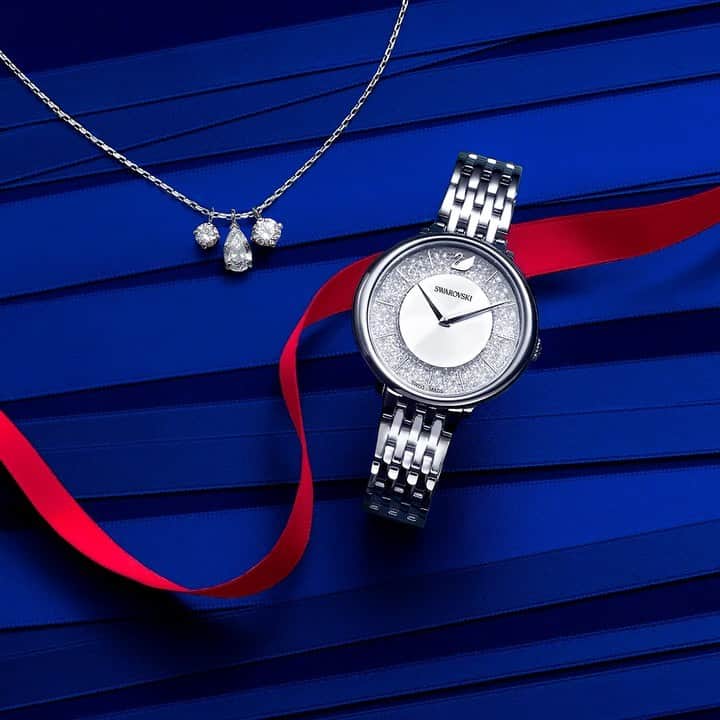 のインスタグラム：「Look no further for a present that’s on your loved one's wishlist. #Swarovski125years」