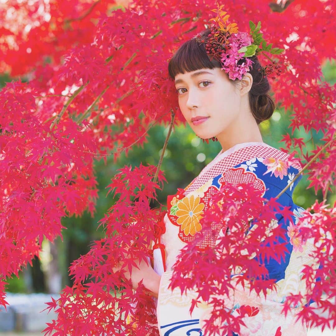 CLAIREのインスタグラム：「今年もたくさんの紅葉ロケーション撮影をさせて頂きました🍁 クレールをお選び頂きありがとうございます🧡 ・ @clairebridalstudio」