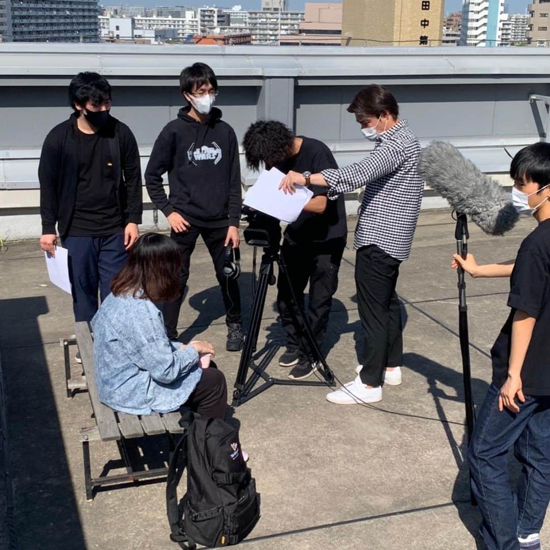 東京フィルムセンター【公式】のインスタグラム：「1年生全員がチームに分かれて、映画制作を行いました🎬 各チームが脚本から撮影まで全てを担い、作品が完成しました✨  #映画  #専門学校  #俳優 #美術」