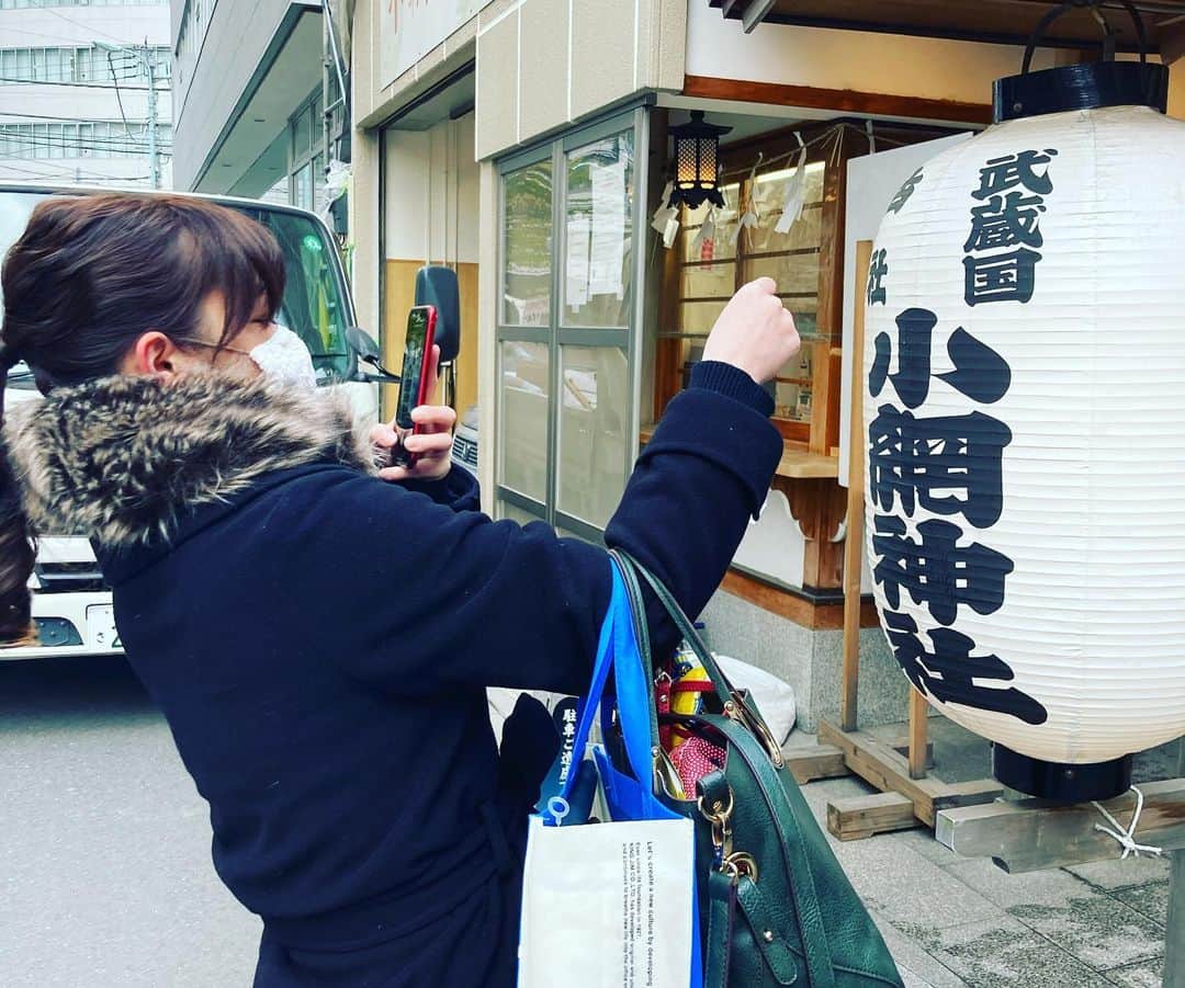 八木ひとみさんのインスタグラム写真 - (八木ひとみInstagram)「日本橋近辺に行ったついでに東証寄ろー！ってワイワイして写真まで撮っちゃいました🤤  #JPX #東京証券取引所 #兜神社 #小網神社 #狛犬散歩 #経済キャスター」12月16日 17時21分 - yagi_hitomi_0801