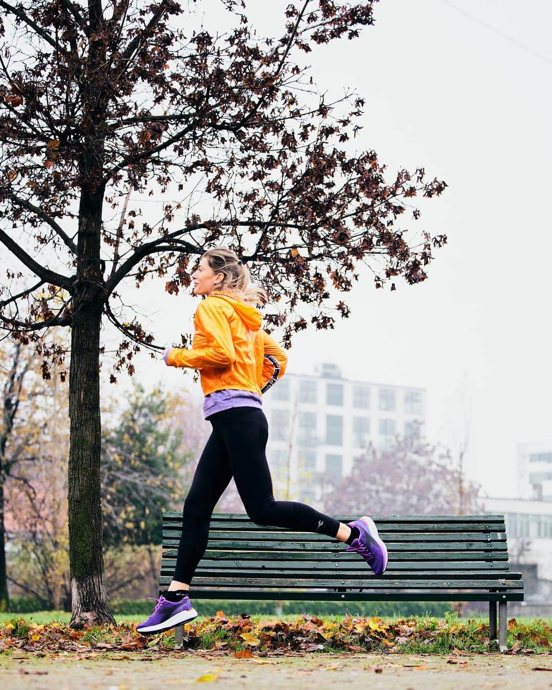 フランチェスカ・ピッチニーニのインスタグラム：「Lo sport per me è vita, che sia una corsetta al parco o un allenamento in palestra, da sola o in compagnia.  E' fonte di energia, e spirito di sacrificio, è libertà.  E voi come vivete lo sport ?  #thestepmanifesto #diadora #diadorasport  @diadoraofficial #ad」