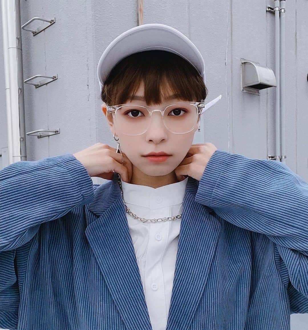 ジェニーさんのインスタグラム写真 - (ジェニーInstagram)「メンズコーデ  #コーデュロイ #ootd #fashion #男顔って言われる #言おうと思ってたそこのあなた #少しだけ許さん #(　ﾟдﾟ)ｼﾞｰ #トップスはmei+」12月16日 17時39分 - _jenni_2017_