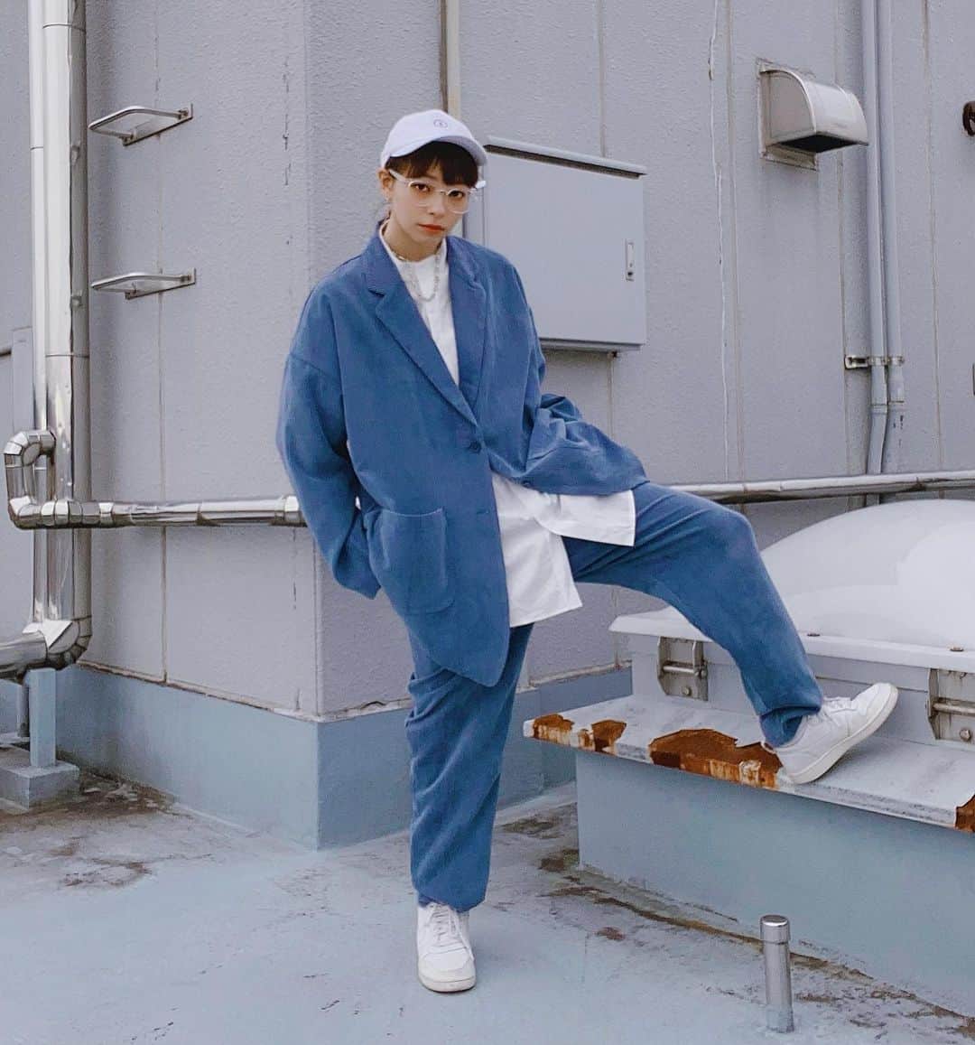 ジェニーのインスタグラム：「メンズコーデ  #コーデュロイ #ootd #fashion #男顔って言われる #言おうと思ってたそこのあなた #少しだけ許さん #(　ﾟдﾟ)ｼﾞｰ #トップスはmei+」