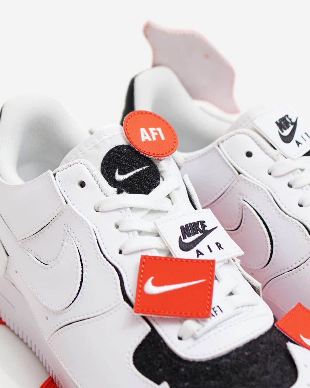 A+Sのインスタグラム：「2020. 12. 19 (sat) in store﻿ ﻿ ■NIKE AF1/1﻿ COLOR : WHITE/WHITE-BLACK-COSMIC CLAY﻿ SIZE : 23.0cm-25.0cm、26.0cm-29.0cm、30.0cm﻿ PRICE : ¥15,500 (+TAX)﻿ ﻿ アレンジ可能なエア フォース 1が登場。取り外しができるオーバーレイを備えたクラシックなデザインなら、時代を超越したシルエットに自分らしさを加えられる。すっきりとしたオールホワイトのカラーをコズミッククレイのシャープなアクセントで強調。ワードマークとスウッシュを使った取り外し可能なグラフィックで個性をアピールできる。このユニークなシューズで、ホリデーシーズンに独創性を発揮しよう。  The radiance lives on in the Nike AF 1/1, the b-ball icon that puts a tailored spin on what you know best: crisp upper, bold colors and the perfect amount of flash to make you shine. The new, customizable design features a hook-and-loop upper with removable overlays so you change up your look to match the day. ﻿ #a_and_s﻿ #NIKE﻿ #NIKEAF1﻿ #NIKEAF1/1﻿ #NIKEAIRFORCE﻿ #NIKEAIRFORCE1」