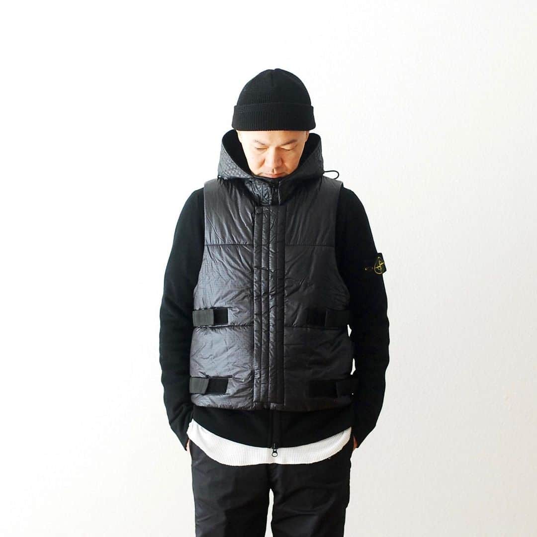 のインスタグラム：「#10倍ポイント開催中！ GRAMiCCi PERFORMANCE LINE / グラミチ パフォーマンスライン "CORDURA RIP VEST" ￥17,380- _ 〈online store / @digital_mountain〉 https://www.digital-mountain.net/shopdetail/000000012526/ _ 【オンラインストア#DigitalMountain へのご注文】 *24時間受付 *15時までのご注文で即日発送 *1万円以上ご購入で送料無料 tel：084-973-8204 _ We can send your order overseas. Accepted payment method is by PayPal or credit card only. (AMEX is not accepted)  Ordering procedure details can be found here. >>http://www.digital-mountain.net/html/page56.html _ #GRAMiCCiPERFORMANCELINE #グラミチパフォーマンスライン _ 本店：#WonderMountain  blog>> http://wm.digital-mountain.info/ _ 〒720-0044  広島県福山市笠岡町4-18  JR 「#福山駅」より徒歩10分 #ワンダーマウンテン #japan #hiroshima #福山 #福山市 #尾道 #倉敷 #鞆の浦 近く _ 系列店：@hacbywondermountain _」