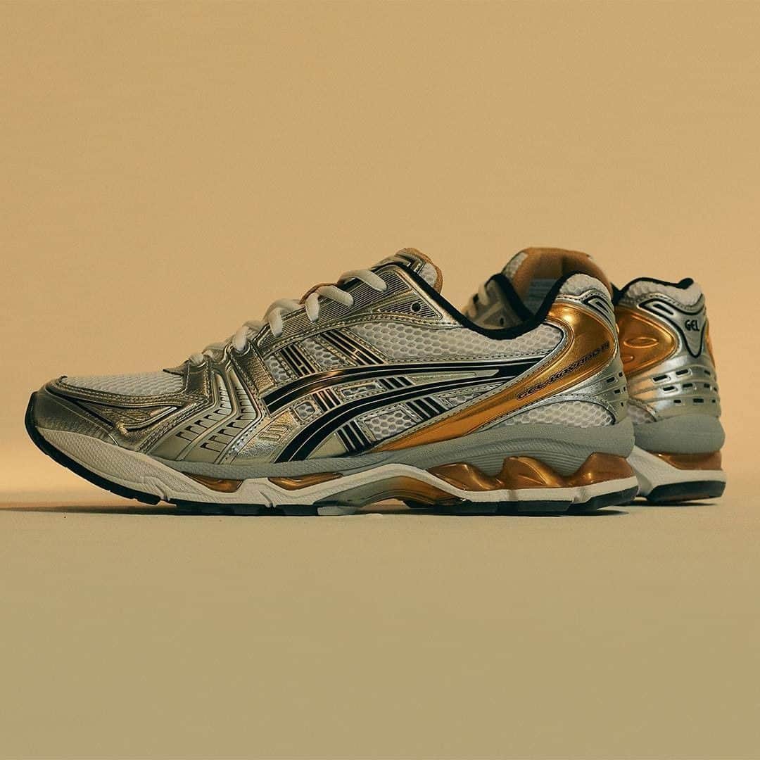 のインスタグラム：「【RELEASE✌️】12/18（fri)発売 ASICS GEL-KAYANO 14 W/TNB W/PRGL ￥14,000+tax  取扱店舗 GRANDSTAGE ONLINE STORE GRANDSTAGE GINZA GRANDSTAGE ダイバーシティ東京プラザ店 GRANDSTAGE ららぽ愛知東郷 GRANDSTAGE 名古屋パルコ西館店 GRAND STAGE LINKS UMEDA店 GRANDSTAGE 神戸三宮店 GRANDSTAGE エミフルMASAKI店 GRANDSTAGE ｻﾝｴｰ那覇店  #kicks #sneakerhead #sneakers #sneakeraddict #tokyo #japan #kickstagram #👟 #abcmart #abcマート #abcgs #ASICS #アシックス #gel #gelkayano #gelkayano14」