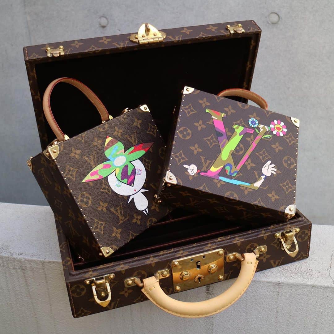 Vintage Brand Boutique AMOREさんのインスタグラム写真 - (Vintage Brand Boutique AMOREInstagram)「@louisvuitton x @takashipom Limited Jewelry Cases - DM us to order.  Free Shipping Worldwide 📩DM for more info and pricing  ➡️info@amorevintagetokyo.com   #LouisVuitton #takashimurakami #村上隆 #MOCA」12月16日 18時02分 - amore_tokyo
