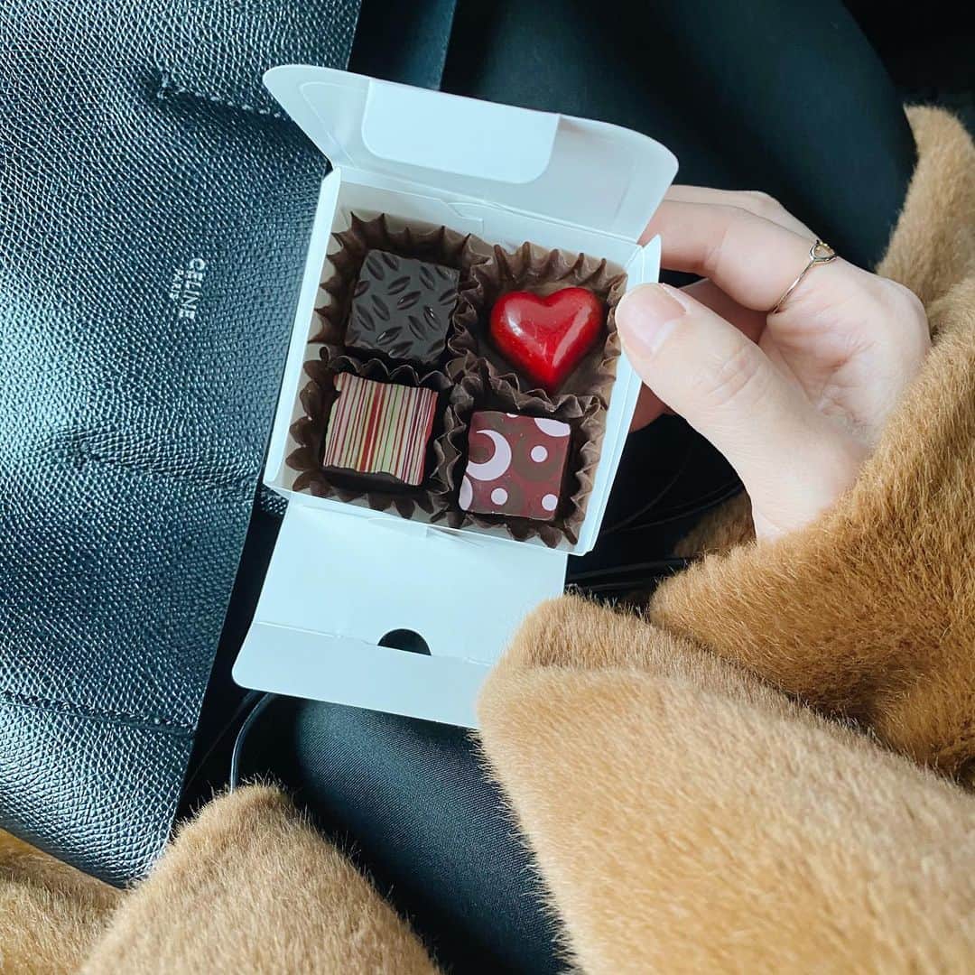 のインスタグラム：「.  chocolate🍫」