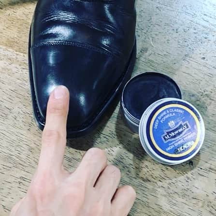 m.mowbrayさんのインスタグラム写真 - (m.mowbrayInstagram)「ハイシャインプライマー  ハイシャインのベース作りに使用します。  まずは3回程度薄塗り  #mmowbray#モゥブレィ #シューケア #shoecare #靴磨き」12月16日 18時11分 - m.mowbray