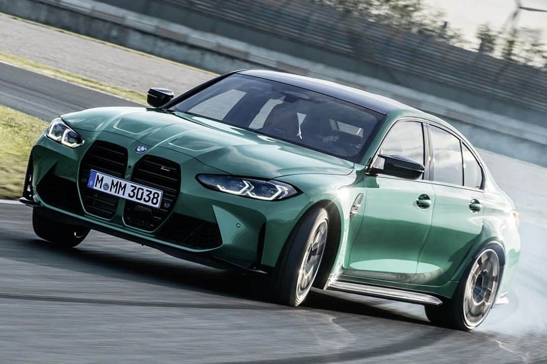 BMW Japanさんのインスタグラム写真 - (BMW JapanInstagram)「ついにBMWオンライン・ストアで、次世代電気自動車ニューBMW iX、ニューBMW M3 / M4のプレオーダー開始。  未来への革新。それは、ヴィジョンから生まれ、eモビリティによって具現化された一台、次世代電気自動車ニューBMW iX。  “駆けぬける歓び”を実現するニューBMW M3 / M4。  そんな最新のモデルを、BMWオンライン・ストアでプレオーダーを受付開始いたします。  いつでも、どこにいても。 お車選び・ご購入を愉しんでいただける新しい購入体験がここに。  @bmwjapan アカウントのトップからURLをタップ。公式Webサイトより、詳細をご覧いただけます。  #THEiX #電気自動車 #EV #サステイナブル #プレオーダー #THEM3 #THEM4 #BMWM #BMW #BMWJapan #駆けぬける歓び」12月16日 18時30分 - bmwjapan