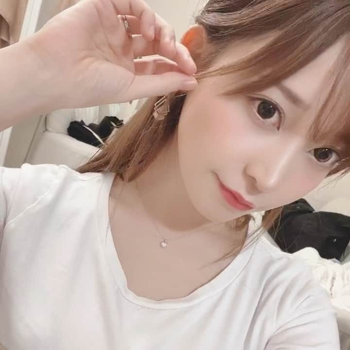 七瀬アリスのインスタグラム：「Twitterにも載せた動く私です( ˘ω˘ )  #動画 #自撮り #自撮り女子 #インスタ女子 #インスタグラビア  #av女優 #ナチュラルメイク #アイドル #フォローミー #性感  #外拍 #japanesegirl #asiangirl #instafashion #instadaily #followｍe #잘자요 #나를따르라 #셀카 #일상 #nhậtbản #ญี่ปุ่น  #코디 #스타일링」