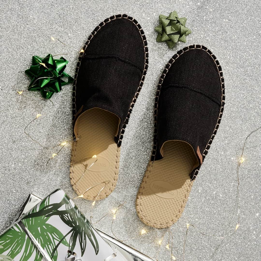 Havaianas Europeのインスタグラム：「We've got the perfect pair of shoes for you. Shop our #espadrille range. #Xmas #Gift 🎄」