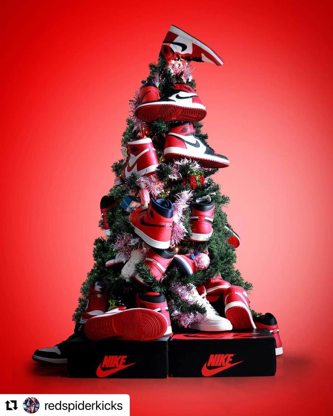 Juniorさんのインスタグラム写真 - (JuniorInstagram)「クリスマススニーカーツリー🎅@redspiderkicks  #redspiderkicks」12月16日 18時54分 - redspider_jr