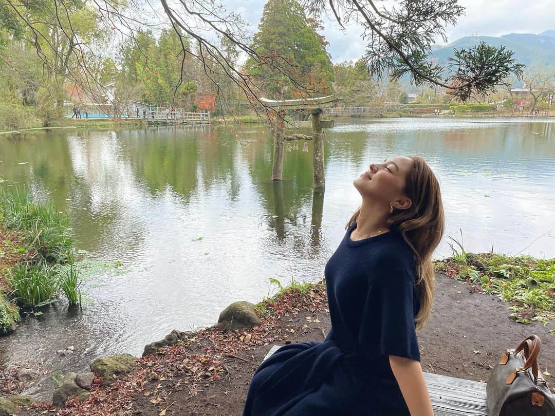 ステファニーのインスタグラム：「⛩🍁🍂🌿 パワーチャージしたいつかの大分。 #trip #travel #nature #charge #大分 #パワースポット #天祖神社」