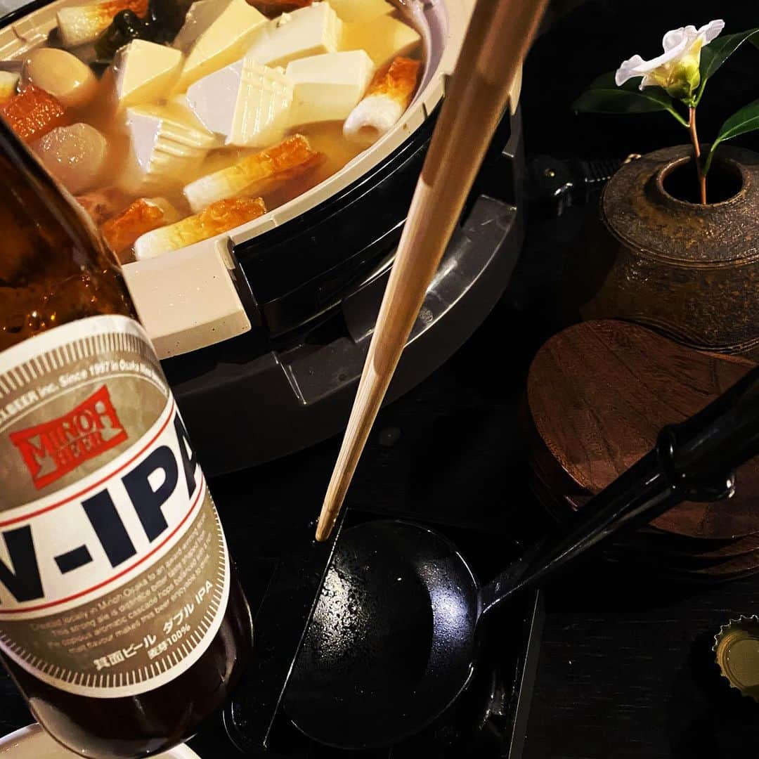 のインスタグラム：「そして今夜もオデン🍢  もはや主食がおでん🍢 こりゃ痩せるな…。  ぬる燗が美味い！🍶」