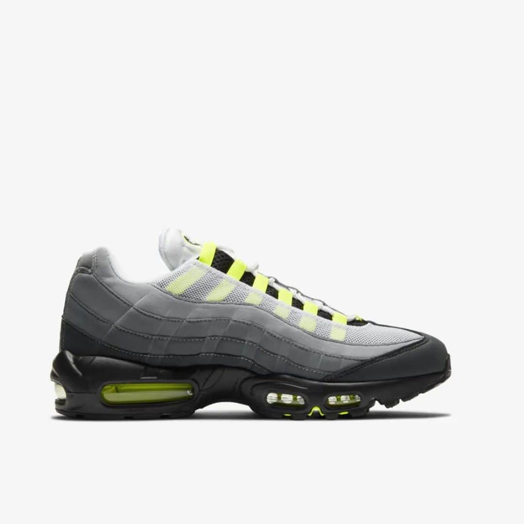 UNITED ARROWS & SONSさんのインスタグラム写真 - (UNITED ARROWS & SONSInstagram)「【 Info 】﻿ ＜ NIKE AIR MAX 95 OG ＞﻿ 12月17日(木)に発売を予定していたこちらの商品ですが、非常に多くのお客様からの反響を踏まえ、抽選販売に変更いたします。﻿ 心待ちにされていたお客様にはご迷惑をお掛けいたしますが、なにとぞご了承のほどよろしくお願いいたします。﻿ 販売方法の詳細はストーリーズのリンクをご確認ください。﻿ ※ @h_beautyandyouth からも応募可能です。 ﻿ We will postpone the release of this sneakers.﻿ Once the release date and other details are decided, we will announce it again on Instagram. We apologize for the inconvenience﻿ ﻿ #NikeAirMax95﻿ #UnitedArrowsAndSons﻿ #UnitedArrows」12月16日 19時03分 - unitedarrowsandsons