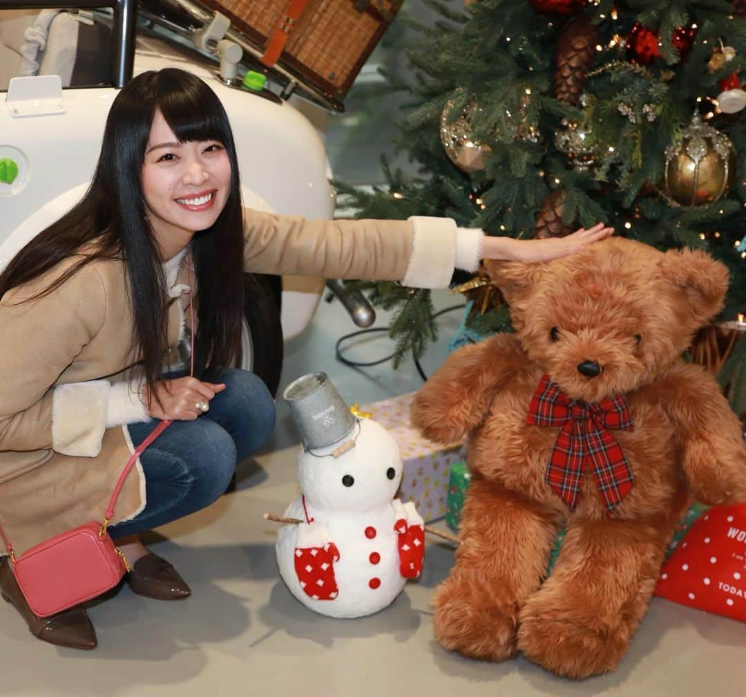 千倉里菜さんのインスタグラム写真 - (千倉里菜Instagram)「お疲れさま☺️！ もうすぐクリスマスだと気付いて お家にツリー飾りたくなってるよーっ🧸🎄 . . . _ #クリスマス #雪だるま #テディベア #christmastree #snowman #teddybear」12月16日 19時05分 - rina_amatsuma