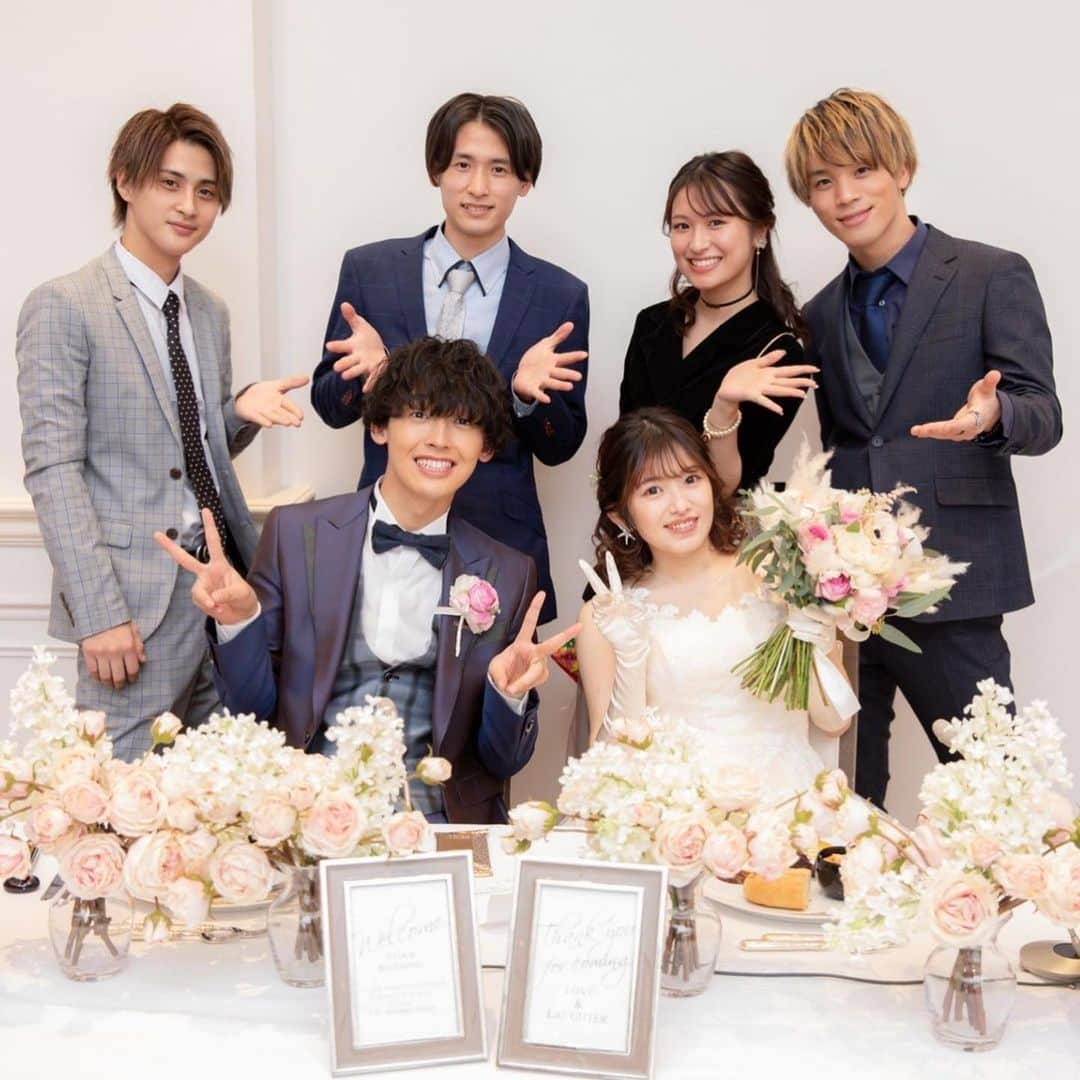 青木菜花さんのインスタグラム写真 - (青木菜花Instagram)「.﻿ .﻿ なのかじ結婚式in恋ステ﻿ ありがとうございました💐 ﻿ 沢山の恋ステメンバー、スタッフさんたちのお陰で﻿ 私達にとって忘れられない最高の思い出になりました😢﻿ ﻿ そしてかじくんの最後の手紙にやられました…笑﻿ 絶対泣かない！って思ってたのに😂😂😂﻿ ﻿ みんな大好きです！！！！！﻿ .﻿ .﻿ #なのかじ #結婚式 #恋ステ #恋する週末ホームステイ #ウェディングドレス #acquagrazie　#アクアグラツィエ　#ベストアニバーサリー」12月16日 19時17分 - nanoka_0711