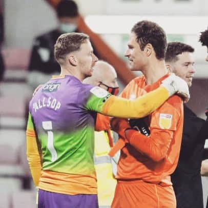 アスミル・ベゴヴィッチのインスタグラム：「A @ab1gk derby was on show last night. Appreciate this guy a lot. Awesome to have you part of the @ab1gk family @allsopryan 🆎🧤」