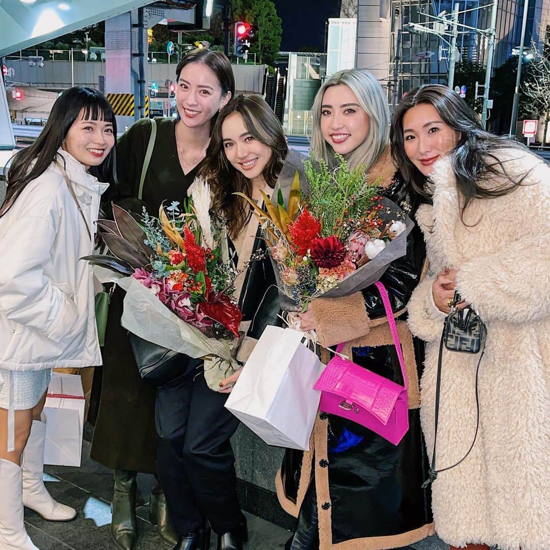 佐々木彩乃のインスタグラム：「10年以上変わらず大好きなみんな💗🙏」