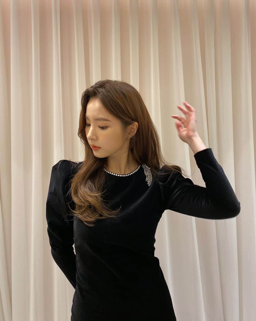 シン・セギョンのインスタグラム：「오늘 밤 9시에 다시 만나요✨ @jtbcdrama」