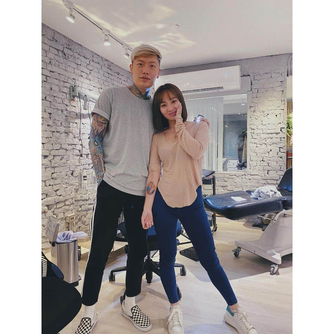 Kimberley Chenさんのインスタグラム写真 - (Kimberley ChenInstagram)「One of the best decisions I made in 2020 👸🏻 thank you so much @joshlintattoo for your time and effort 🙏🏻 means so much to me 🤍🤍🤍」12月16日 20時02分 - lekimberleyy