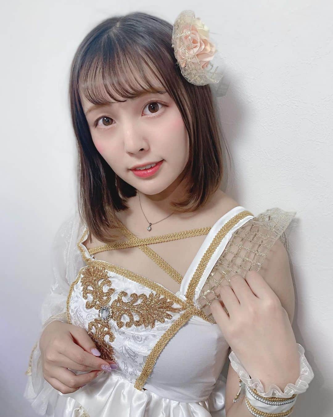 梨沙のインスタグラム：「三田祭新衣装🧚🤍」