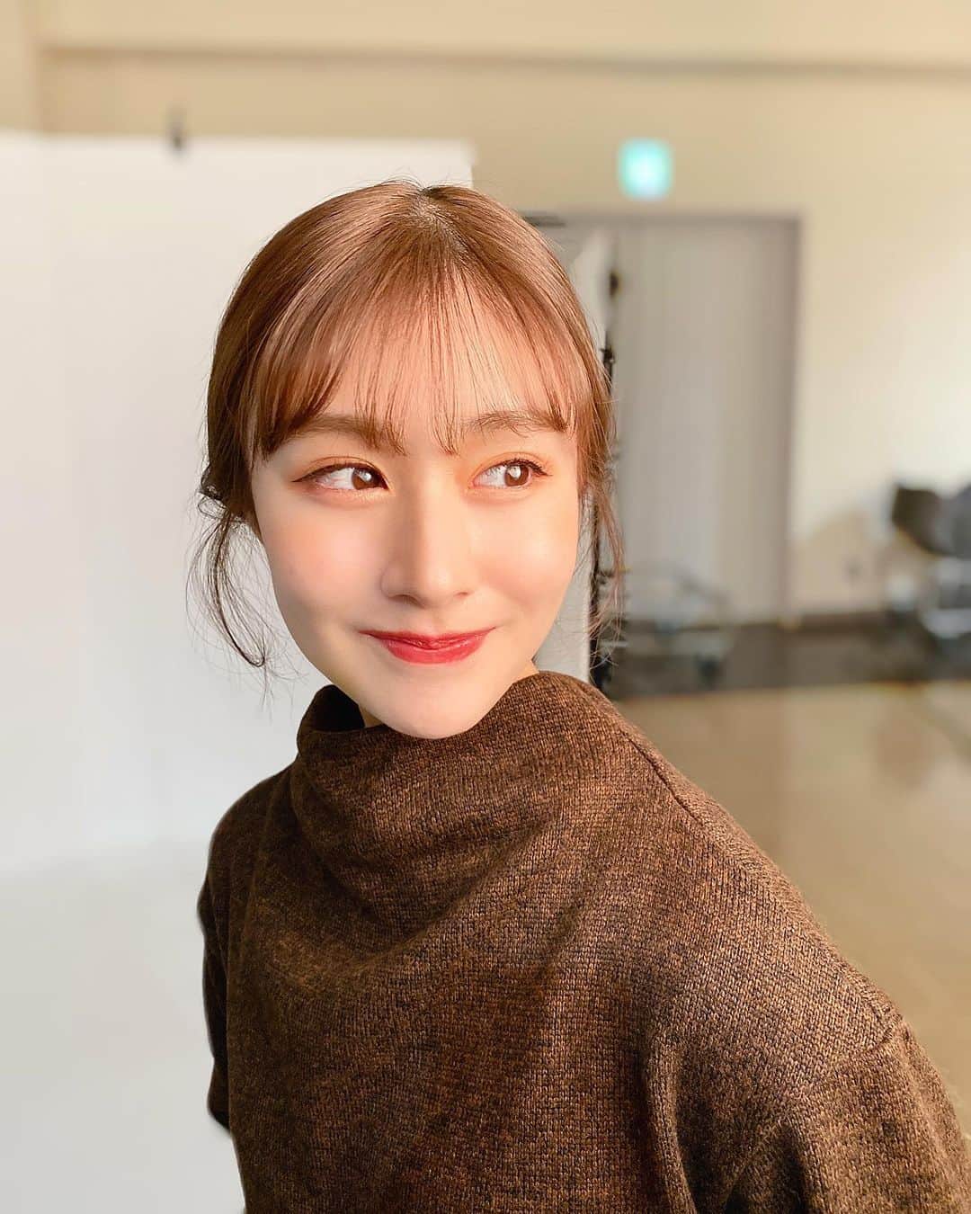 加藤美南さんのインスタグラム写真 - (加藤美南Instagram)「UNIQLOで990円だった！ 首から肩にかけての形が好き🧚🏻 あと500円のスカートも買った🥳 (親知らず抜いたからちょっとアザみたいになってる🦷)」12月16日 20時07分 - minamikato_0115