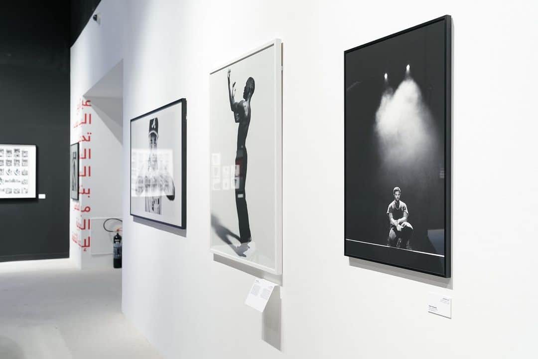 アダム・エルマキアスのインスタグラム：「Contact High exhibition is now live in Abu Dhabi (congrats @vikkitobak )- and they brought my Drake photo along with it. Make sure you check it out. I think it’s up for a year. Thanks for the photos @farelbisotto」