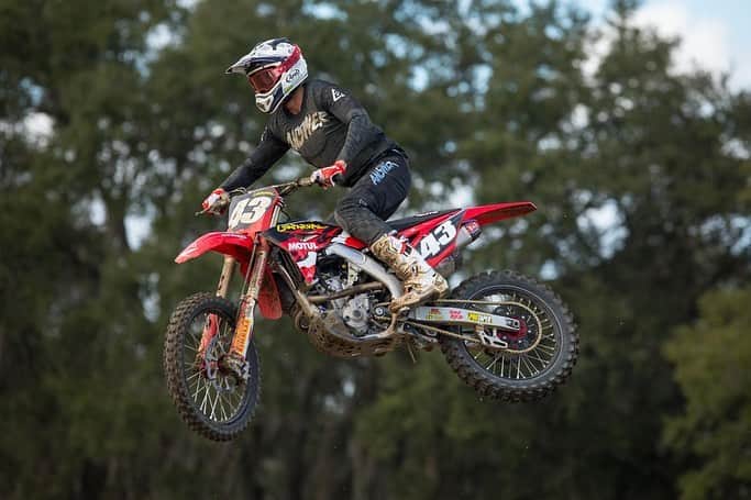 Racer X Onlineさんのインスタグラム写真 - (Racer X OnlineInstagram)「Racer X N E X T💥 Cullin Park The Florida native talks about Mini O’s, FXR/Chaparral Honda Racing, and training (and talking smack) with Tyler Bowers. “I don’t think I’ve ever practiced so hard before in my life. Because I talked so much trash to him that I had to back it up!” // Read more 👉 @RacerXOnline」12月17日 5時36分 - racerxonline