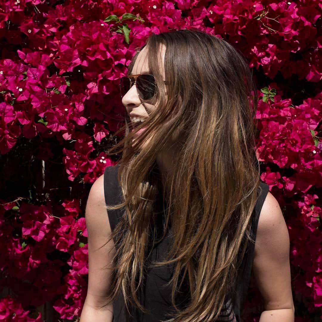 のインスタグラム：「This is your daily reminder to stop and smell whatever flowers happen to be around.」