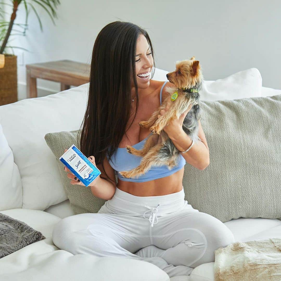 Ainsley Rodriguezさんのインスタグラム写真 - (Ainsley RodriguezInstagram)「Anyone else obsessed with their furry ones 🥺😍🐶 . @secretdeodorant is now a PETA cruelty free brand. That means Secret has banned all animal testing worldwide on your favorite products, like their Clinical Strength deodorant! . Strength the pups and I can trust! . #AllStrengthNoSweat #SecretDeoPartner」12月17日 5時40分 - ainsley
