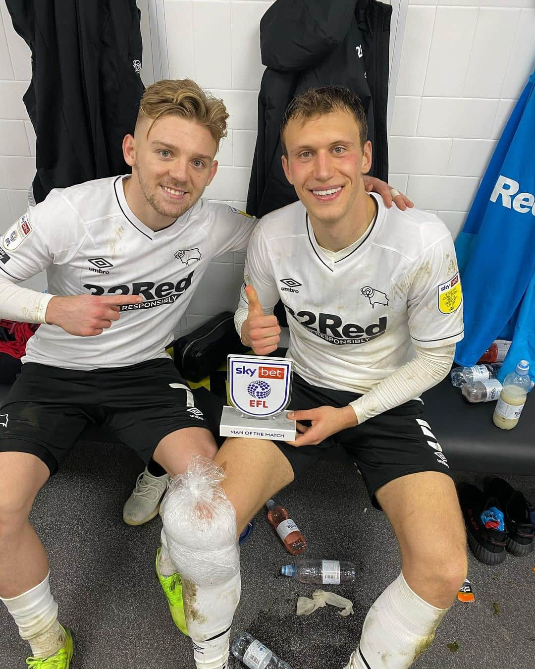 クリスティアン・ビエリクのインスタグラム：「What a great team performance. We all deserve it today in 100% Happy for your first goal brother @kamil.jozwiak7 more to come, thats for sure! ❤️🐏 #coyr #dcfc」