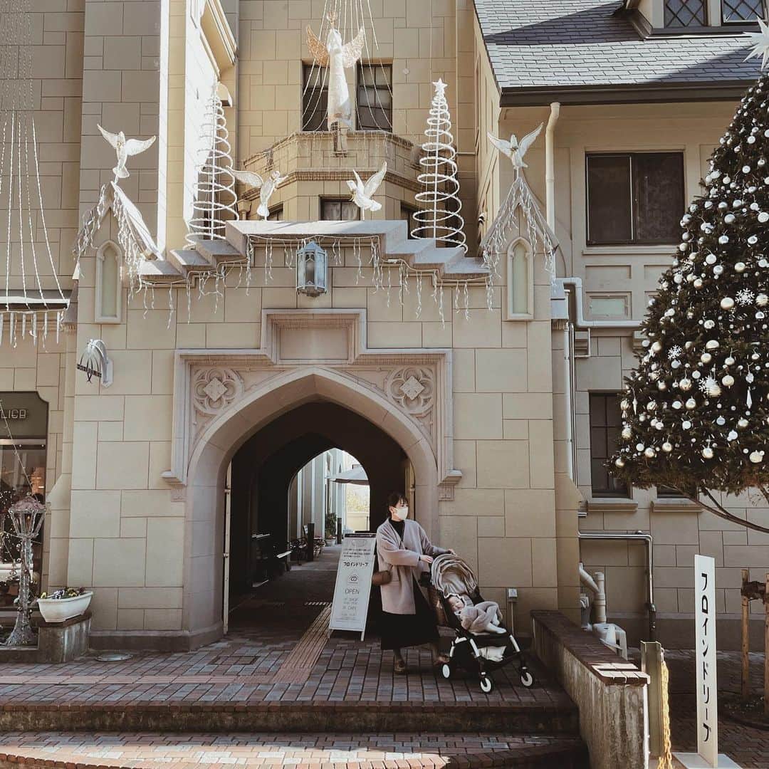 yuiのインスタグラム：「Christmas mood...💭⛪️🤍」