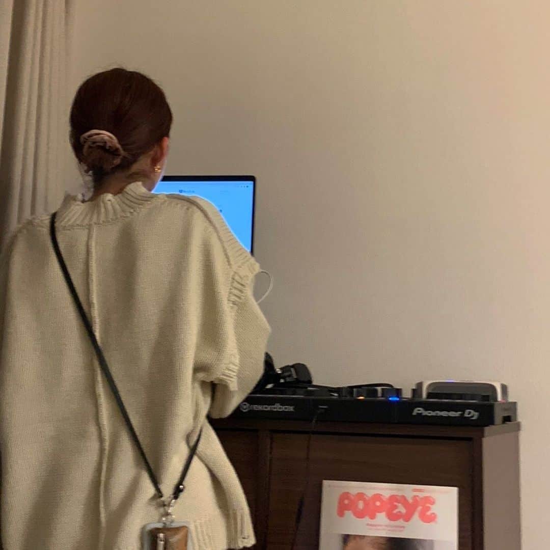 山本 絵里加のインスタグラム：「🎧♡」
