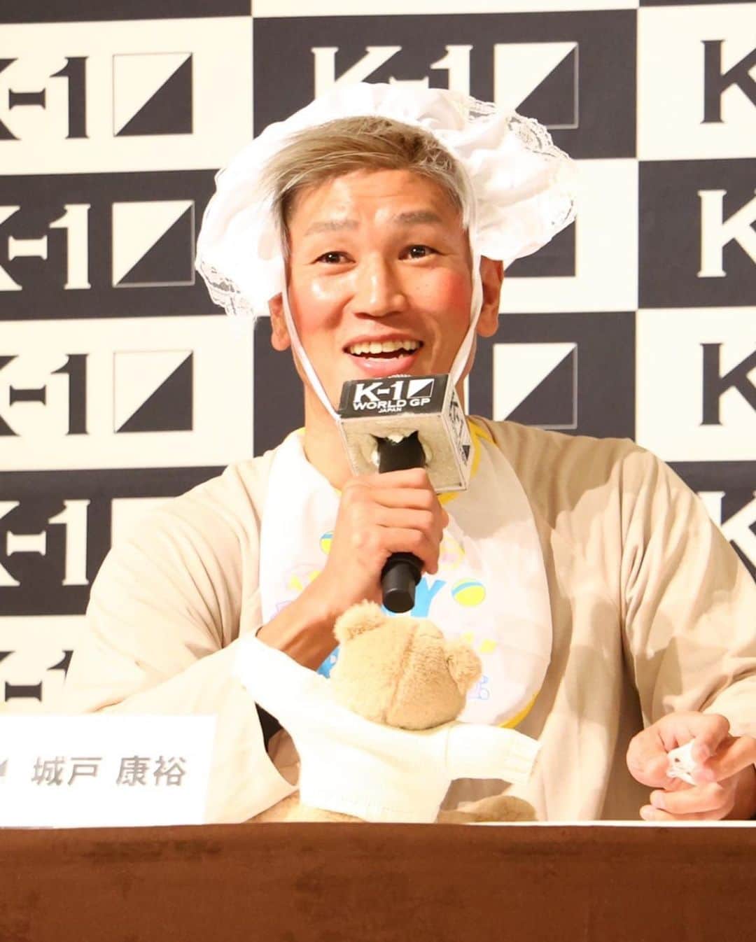 城戸康裕さんのインスタグラム写真 - (城戸康裕Instagram)「今日の記者会見のやつ📸笑 ・ ・ ・ 記者の質問にずーっと「バーブゥバーブゥ」を言い続けるのも考えたけど、 ・ ・ 絶対怒られるからやめた笑 ・ ・ ・ @k1wgp_pr」12月16日 22時14分 - yasuhiro.kido