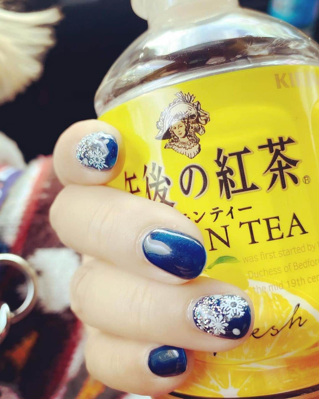 倉田雅世さんのインスタグラム写真 - (倉田雅世Instagram)「今日も一日お疲れ様でした。 雪印ネイルは、シンプルなのですが、あちこちで褒めてもらってます。 みなさん、よく気づいてくださる(*^^*)」12月16日 22時25分 - kuralamune