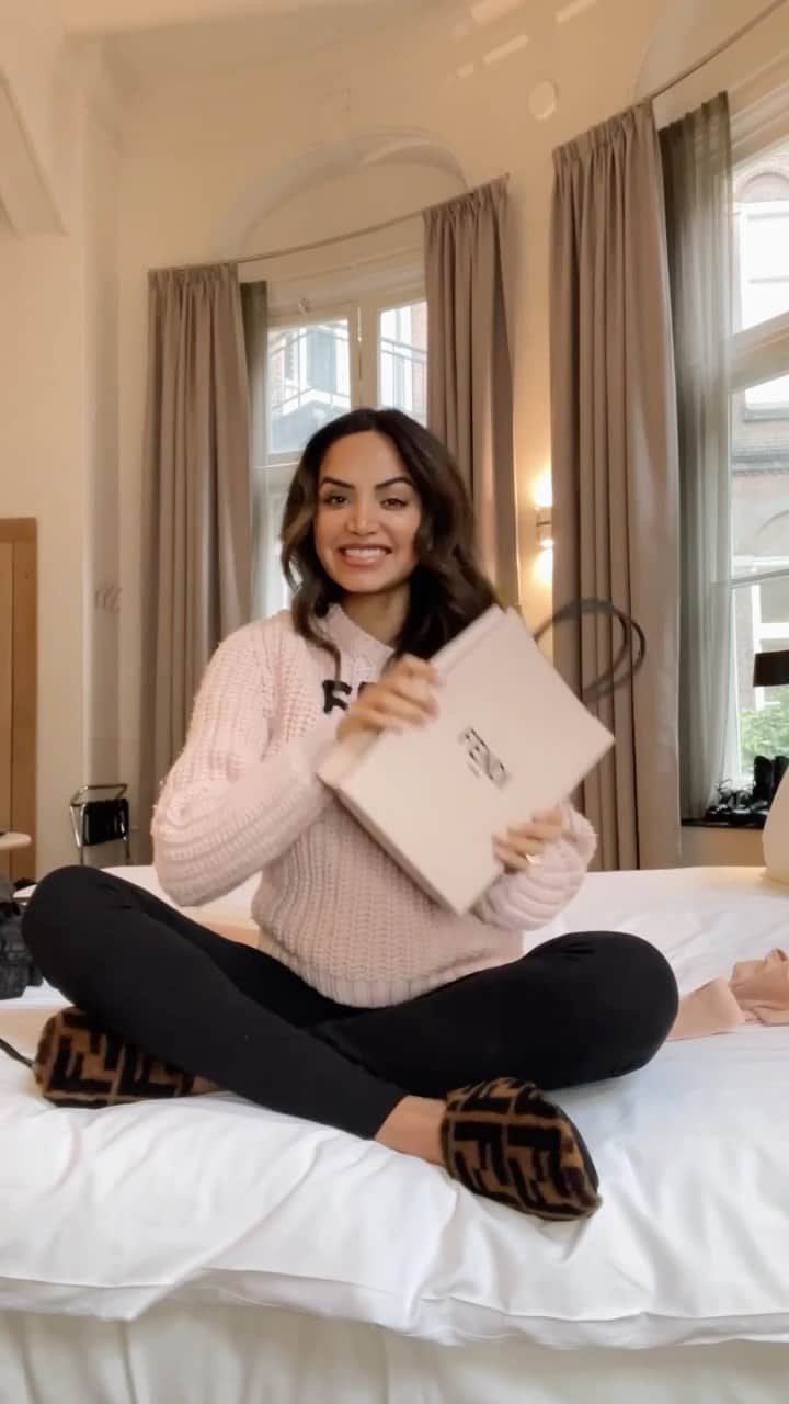 Diipa Büller-Khoslaのインスタグラム：「My first pregnancy fashion reel for none other than @fendi @fisforfendi full of their #fendiholiday collection 🥰#fendigifts Which full Fendi outfit is your fav? 1,2 or 3?  Location: @hotelarena」