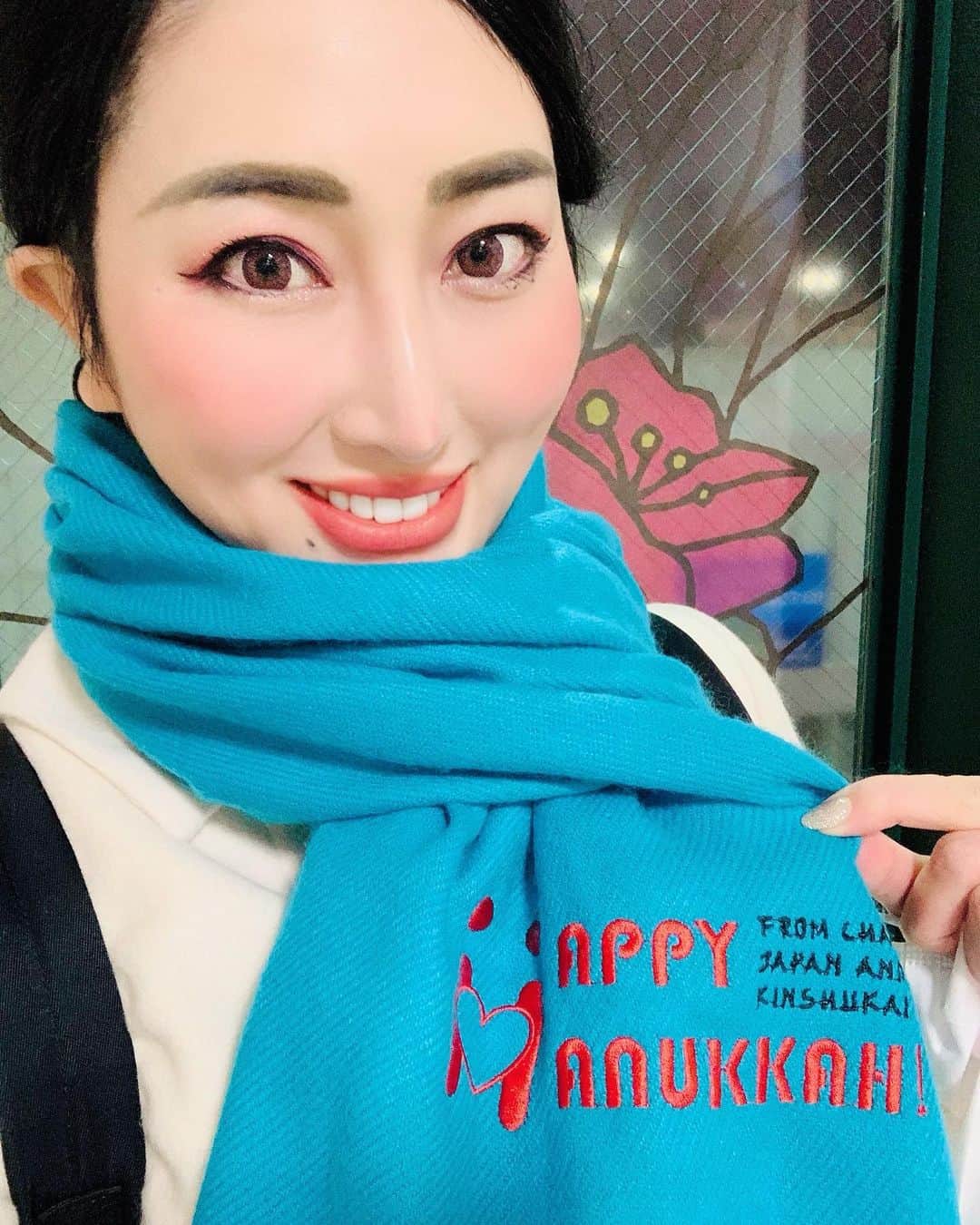 筒井菜月のインスタグラム：「【🇮🇱HAPPY CHANUCA FROM CHABAD OF JAPAN 2020🇯🇵】 ・ ユダヤの光の祭典、HAPPY CHANUCA FROM CHABAD OF JAPAN 2020を無事に開催する事が出来ました✨ ・ ハヌカはアメリカ🇺🇸、ロシア🇷🇺、フランス🇫🇷など国境や宗教を超えてお祝いされている国際的な祭典であり、世界平和への願いが込められています。 ・ 駐日イスラエル大使のヤッファ・ベンアリ様や防衛副大臣兼内閣府副大臣の中山泰秀先生をゲストにお迎えし、寒さを忘れるほどアットホームな雰囲気で開催されました✨ ・ 今年は世界的にも大きな変革の1年ですが、1人でも多くの方が無事に年を超えられる事を祈っています。 ・  #HANUKA #Israel #JAPAN #東京タワー #光の祭典 #ユダヤ　#Judaea #国際交流　#Happy #light #世界平和　#パソナアートナウ　#パソナグループ　#幸福」