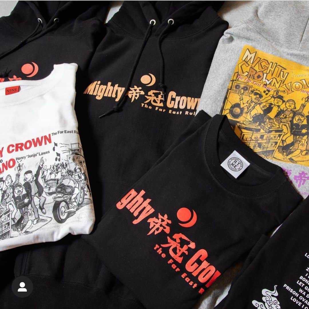 MIGHTY CROWNのインスタグラム：「Years pass quick!!  Tribute to Volcano series  Go cop it while it last!  #Repost @mightycrown_entertainment with @get_repost ・・・ MIGHTY CROWN「TRIBUTE TO VOLCANO」20周年& 24×7 RECORDS 20周年記念コラボ・アイテム発売開始🔥🔥  @mightycrown @mastasimon @samicrown_lens @cojiecrown @fb_sticko @koji24x7yawata  - #mightycrown #24x7records #Volcano」