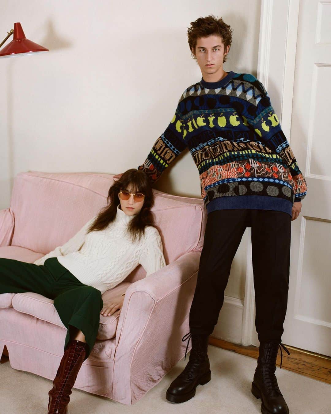 ポールスミスさんのインスタグラム写真 - (ポールスミスInstagram)「It’s time to don the knitwear. Head to PaulSmith.com to explore Christmas gift guides for every budget.   #PaulSmith #knitwear #festive #wool」12月16日 22時51分 - paulsmithdesign