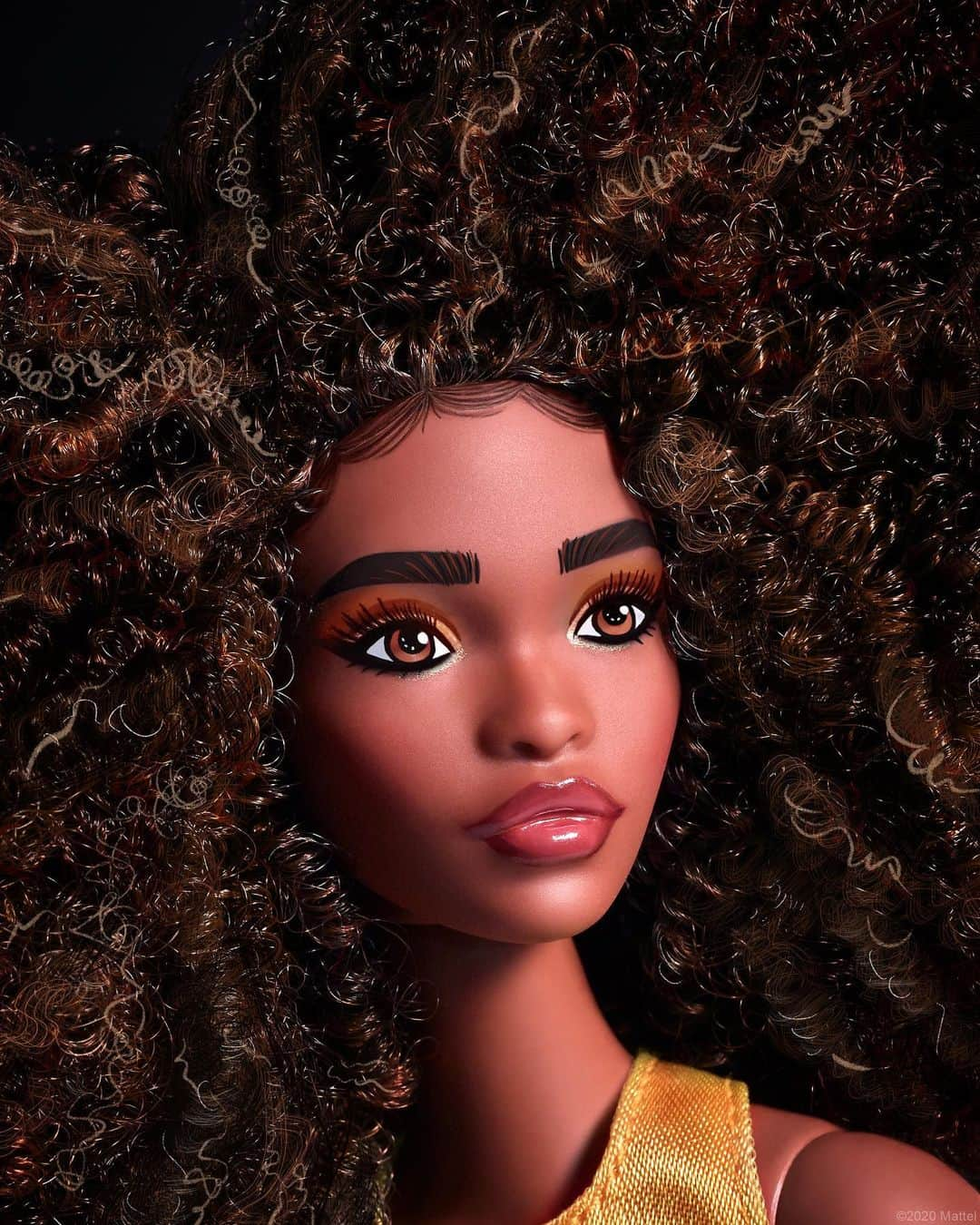 バービーさんのインスタグラム写真 - (バービーInstagram)「We’ve teamed up with celebrity makeup artist and activist @sirjohn to celebrate his extraordinary craft and showcase our shared vision for diversity in beauty. “Barbie is the ultimate muse,” he says. “Her evolution and range of representation is so inspiring to me. With this editorial, we’re able to showcase a multi-dimensional view of beauty and celebrate the uniqueness of individuals. My hope for this project is to inspire new and exciting beauty trends through the lens of Barbie.” 💄 #sirjohn #barbie #barbiestyle」12月16日 23時02分 - barbiestyle